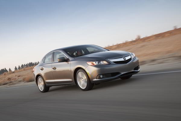 2013-acura-ilx_6841649861_o-1