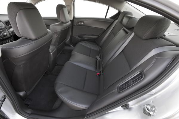 2013-acura-ilx_6841651217_o-1