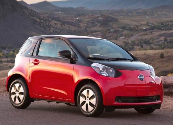 2013-scion-iq-ev-front-static-600-001-1