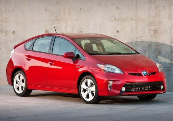 2013-toyota-prius-front-static2-600-001-1