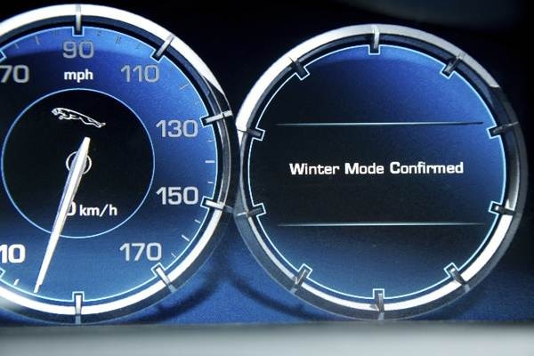 jaguar_xf_awd-system-14-600-001-1