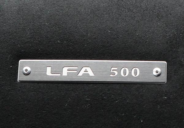 lexus-lfa-500th-serial-number-dash-badge-600-001-1