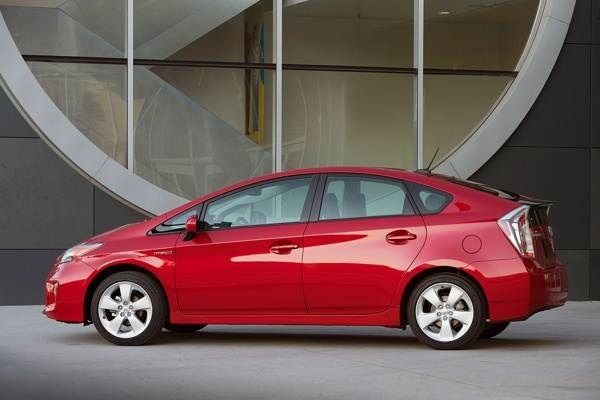 2012_toyota_prius_005-600-001-1