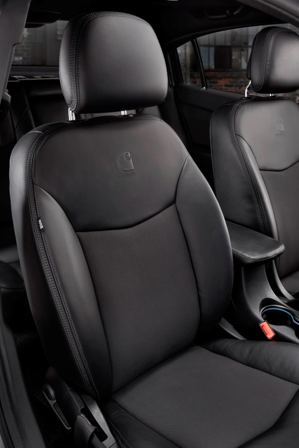 2013.5-chrysler-200s-special-edition-seat-detail-600-001-1