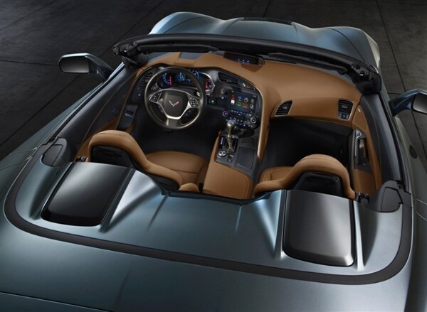 2014-chevrolet-corvette-conv-overhead-interior-600-001