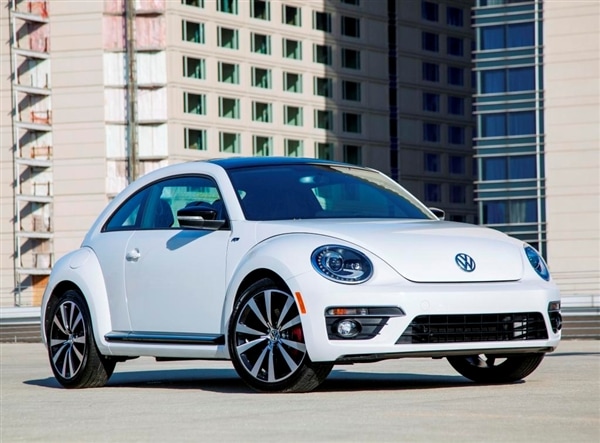 2013-volkswagen-beetle-r-line-front-static-600-001