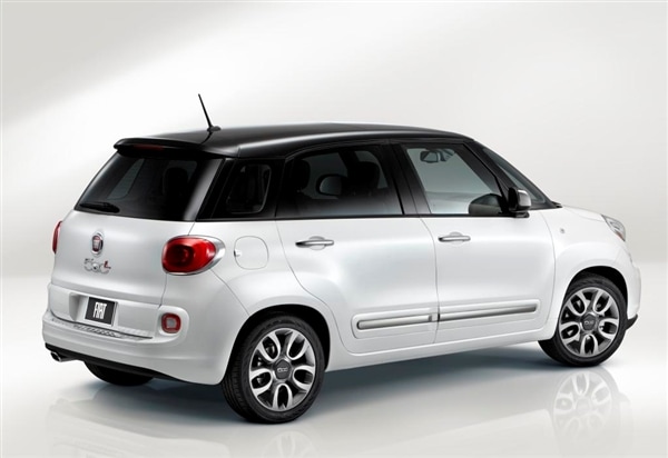 2014-fiat-500l-rear-static2-600-001