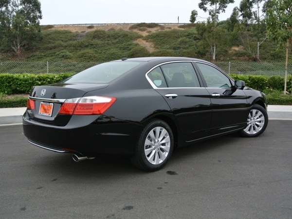 2013-honda-accord-39-600-001