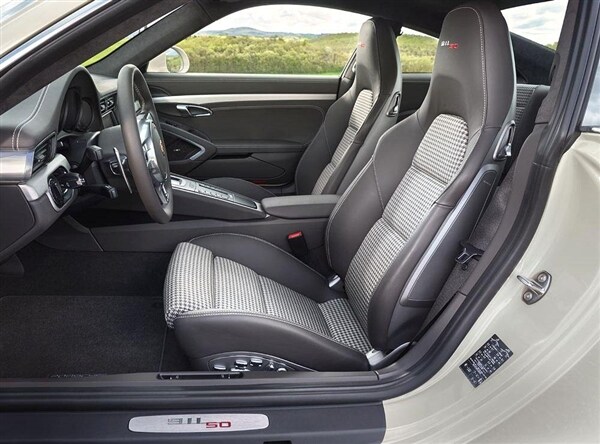 2013-porsche-911-50th-anniversary-edition-interior-look-in-600-001