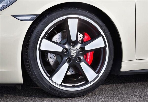 2013-porsche-911-50th-anniversary-edition-wheel-detail-600-001