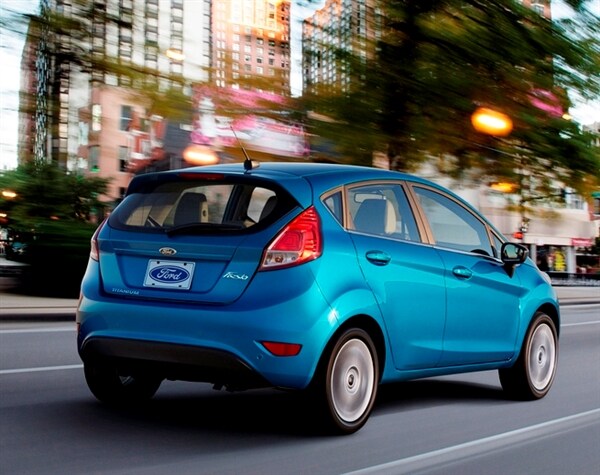 2014-ford-fiesta-5dr-rear-action-600-001