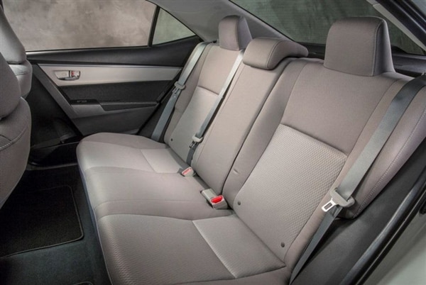 2014-toyota-corolla-rear-seat-600-001