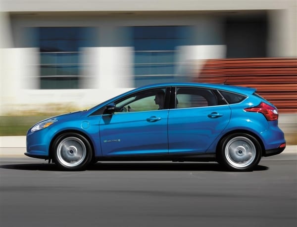 2014-ford-focus-electric-action-pan-600-001