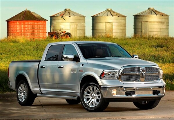 2014-ram-1500-ecodiesel-front-static-600-001