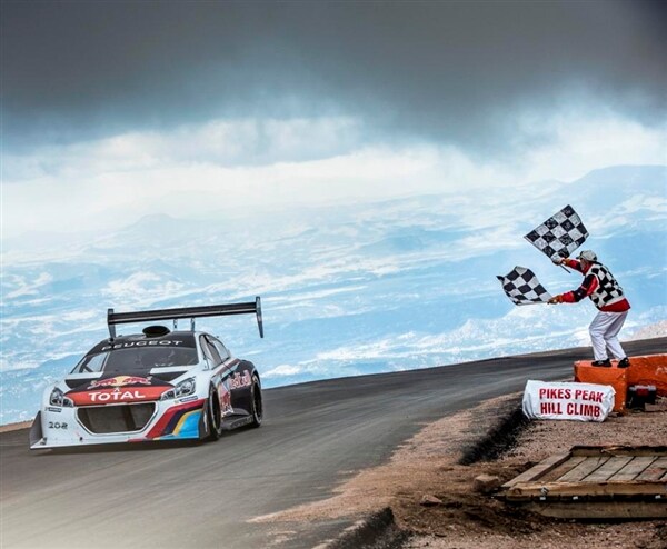 loeb-peugeot-pikes-peak-record1-600-001