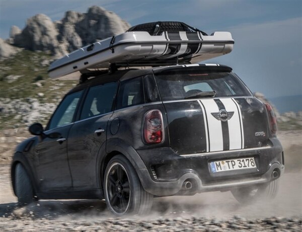 mini-camper-concepts-all4-camp-rear-action-600-001