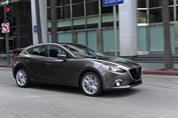 my14_mazda3_13-600-001
