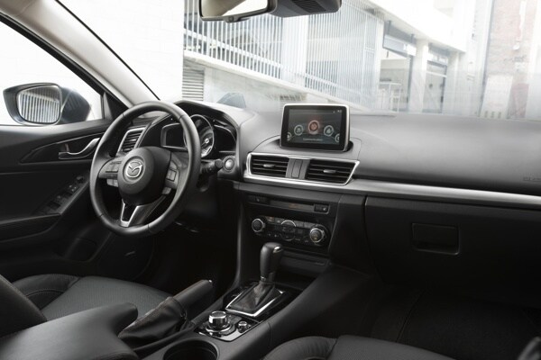 my14_mazda3_19-600-001