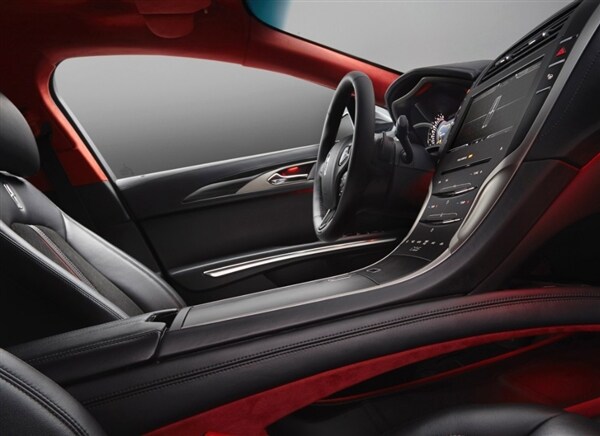lincoln-black-label-center-stage-interior-detail-600-001