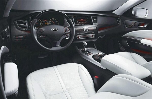 2013-kia-k9-dash-front-detail-600-001