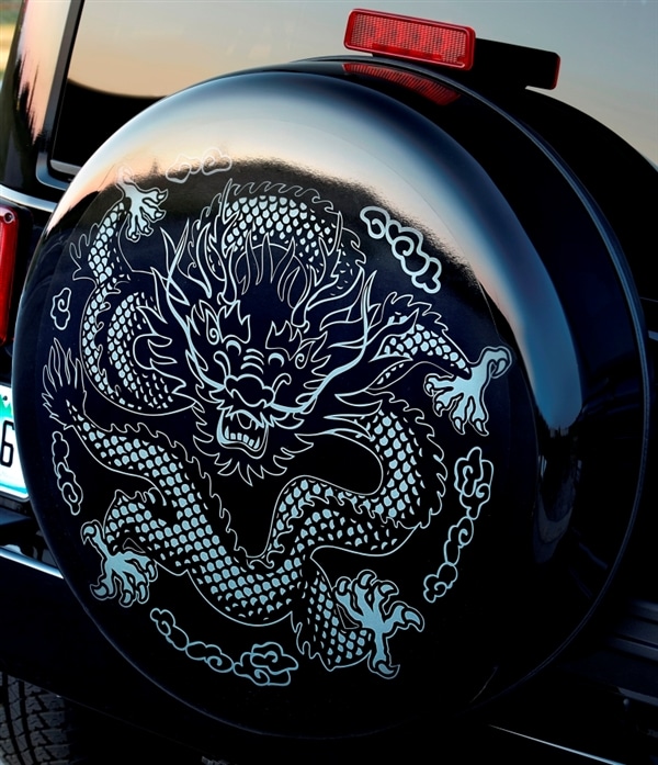 2014-jeep-wrangler-dragon-edition-dragon-decal-tire-cover-600-001