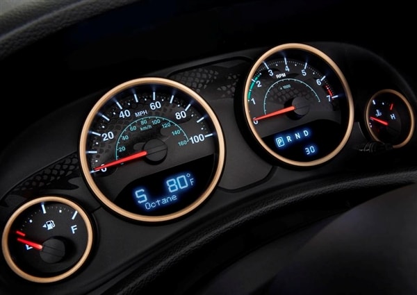 2014-jeep-wrangler-dragon-edition-gauge-detail-600-001