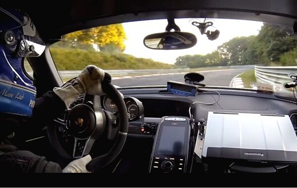 2014-porsche-918-spyder-ring-record2-600-001