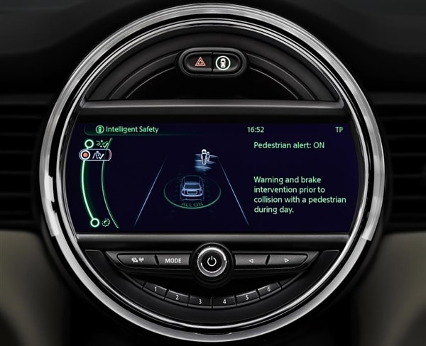 2014-mini-cooper-hardtop-new-driver-assist-features-collision-and-pedestrian-warning-with-city-braking1-600-001