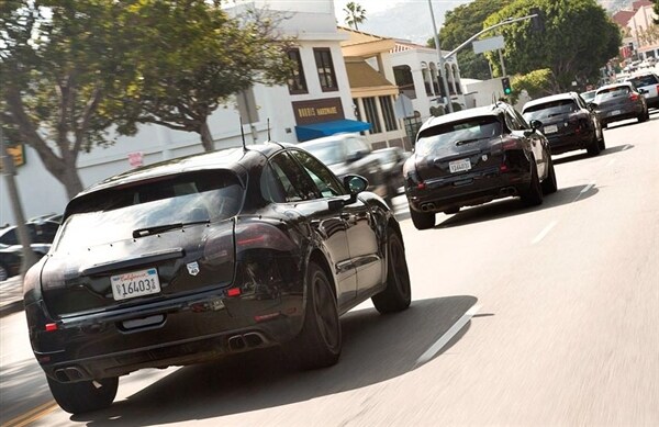 2015-porsche-macan-testing-rear-action2-600-001