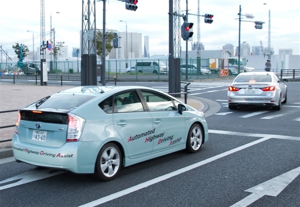 toyota-automated-highway-driving-assist3-600-001