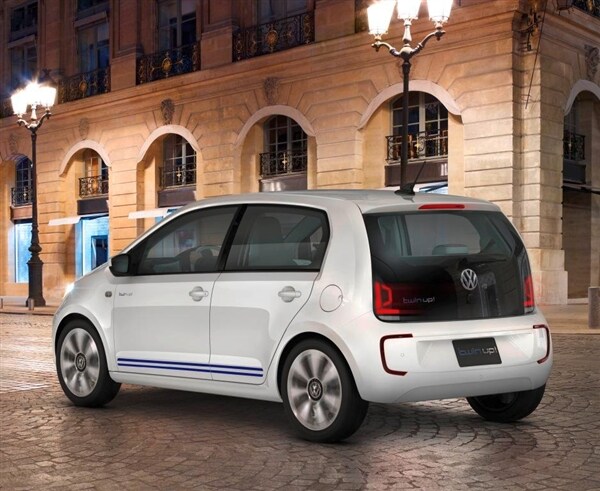 volkswagen-twin-up-rear-action-600-001