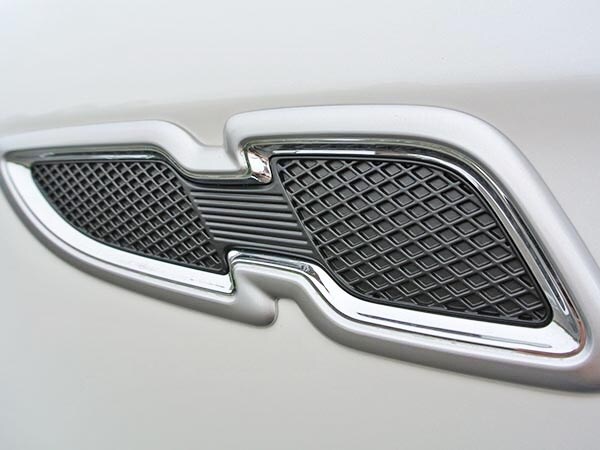 2015-kia-k900-exterior-01-600-001