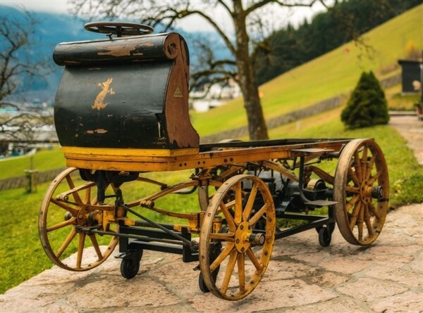 porsche-p1-egger-lohner-static-chassis-600-001