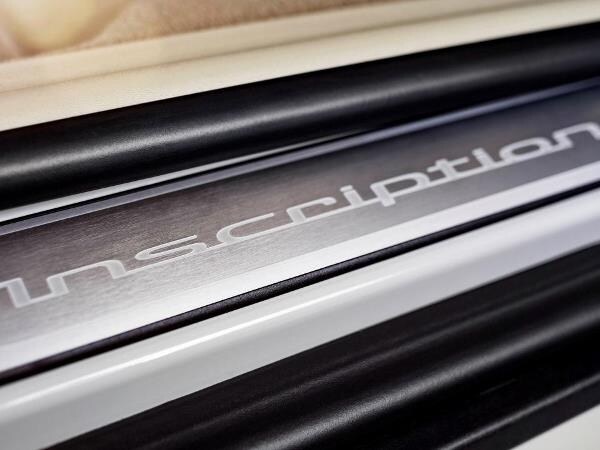 2015-volvo-xc60-inscription-package-brushed-aluminum-door-sill-600-600-001