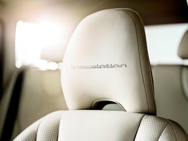 2015-volvo-xc60-inscription-package-headrest-logo-600-600-001