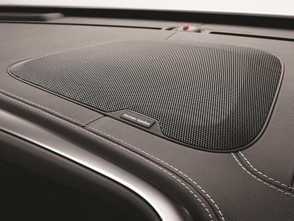 2015-volvo-xc60-inscription-package-leather-dash-600-600-001
