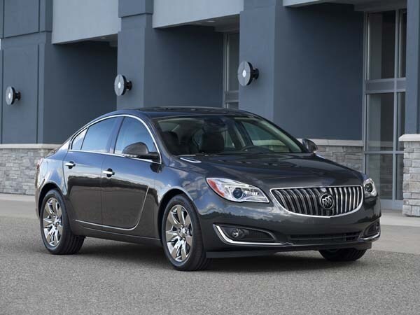2014-buick-regal-passengers-side-front-three-quarters-600-001