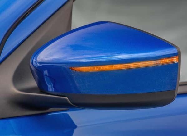 2015-nissan-versa-sedan-mirror-detail-600-001