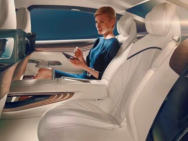 bmw-vision-future-luxury-rear-seat-detail-600-001