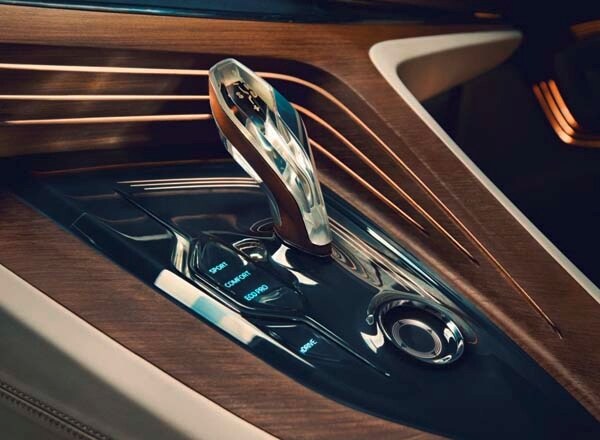bmw-vision-future-luxury-shift-lever-detail-600-001