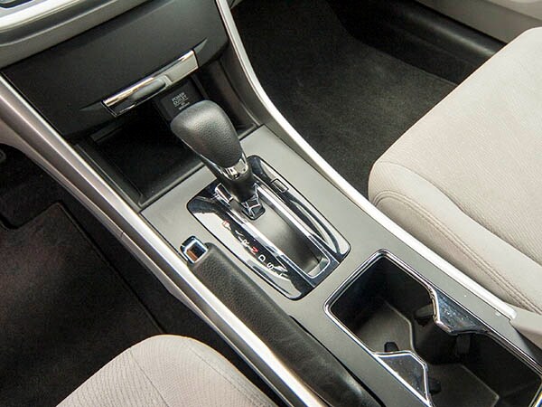 2014-honda-accord-ex-interior-07-600-001