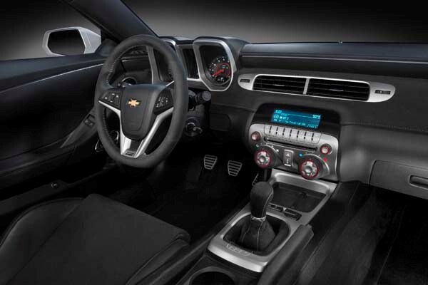 2015-chevrolet-camaroz28-049-600-001