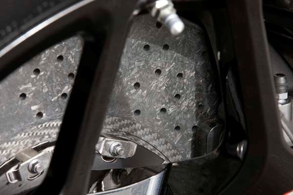2015-chevrolet-camaroz28-064-600-001