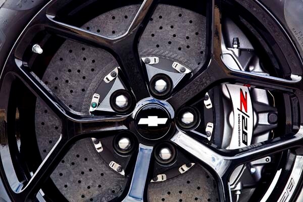 2015-chevrolet-camaroz28-068-600-001