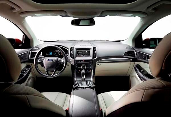 2015-ford-edge-titanium-interior-dash-front-600-001