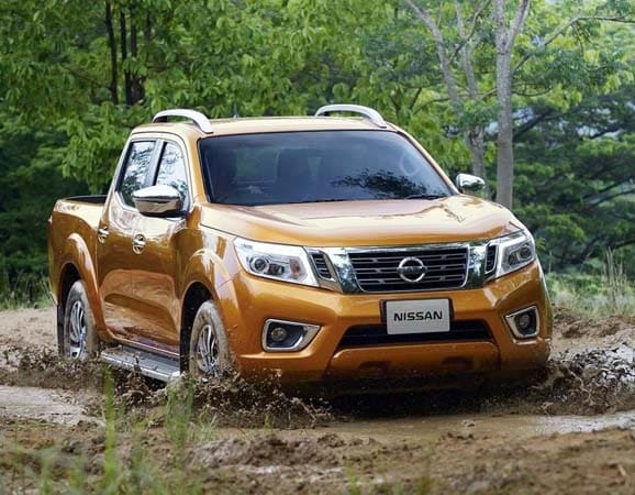 2015-nissan-np300-navara-pickup-front-action-600-001