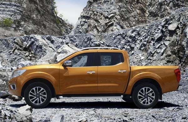 2015-nissan-np300-navara-pickup-static-profile-600-001