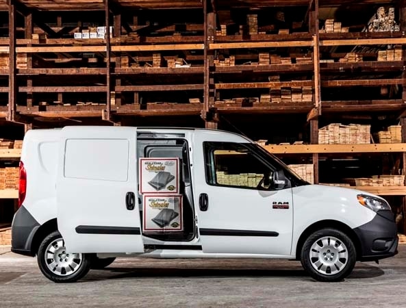 2015-ram-promaster-city-van-profile-doors-open-600-001