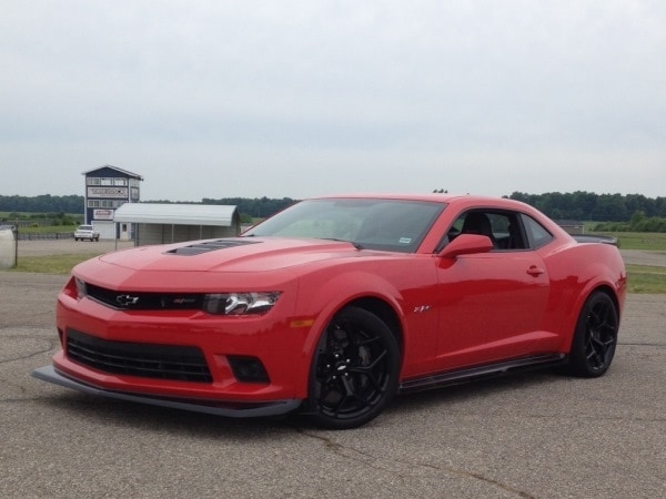 camaro-z28-on-the-track-4-600-600-001