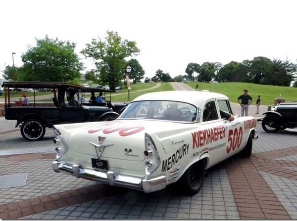 dodge-1956-kerkhoffer-nascar-replica-rear-action-600-001